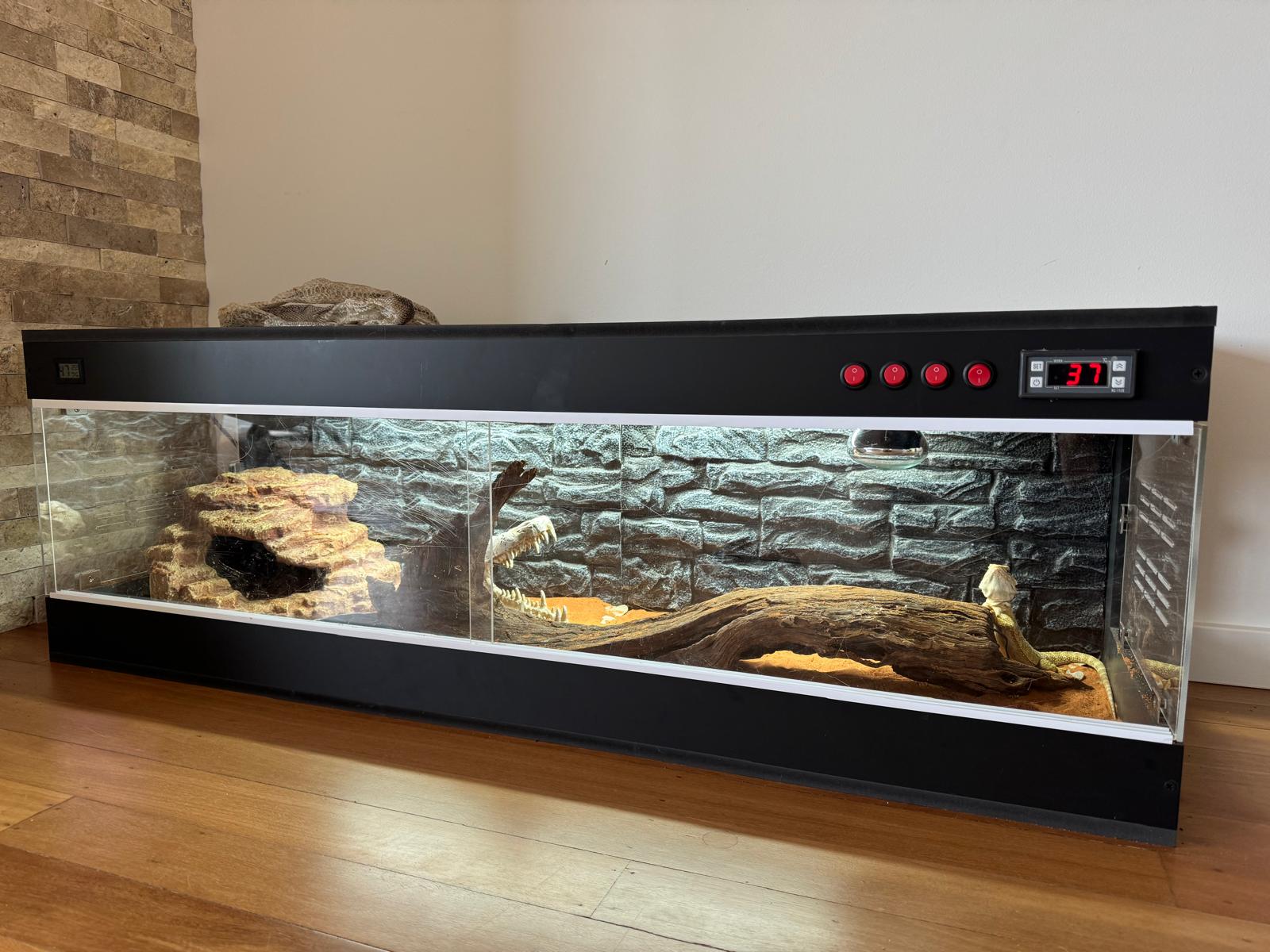 120 L x 40 H x 40 W - 270 degree view , built in Thermostat - Image 3