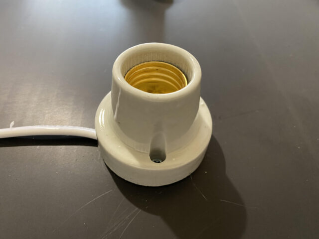 Reptile Enclosure Lamp Holders and Electric chords