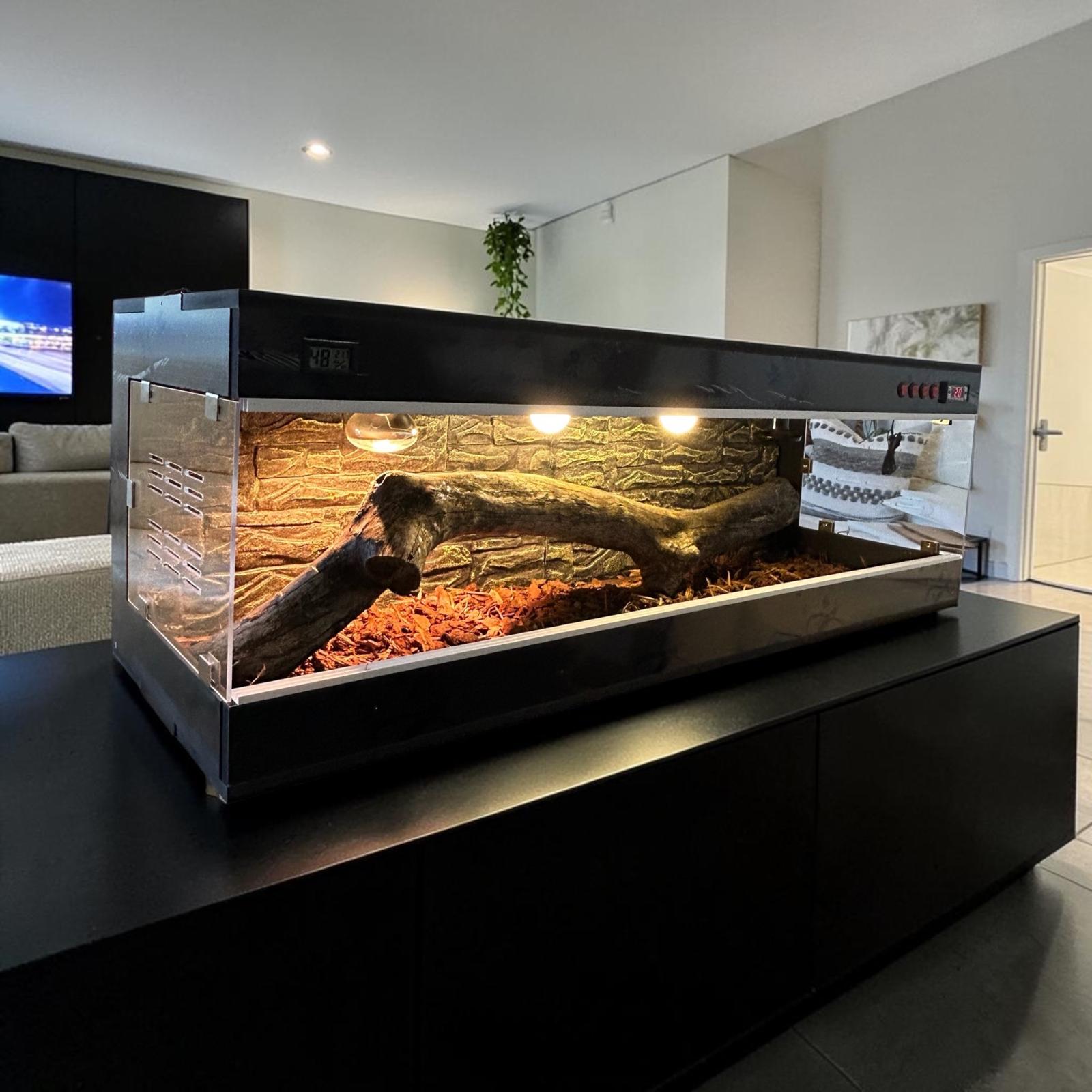 120 L x 40 H x 40 W - 270 degree view , built in Thermostat - Image 2
